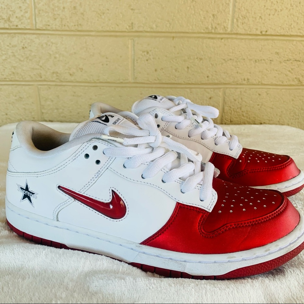 Nike Supreme x Dunk SB Low Varsity Red